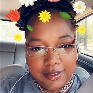 Meet your Posher, Cassandra